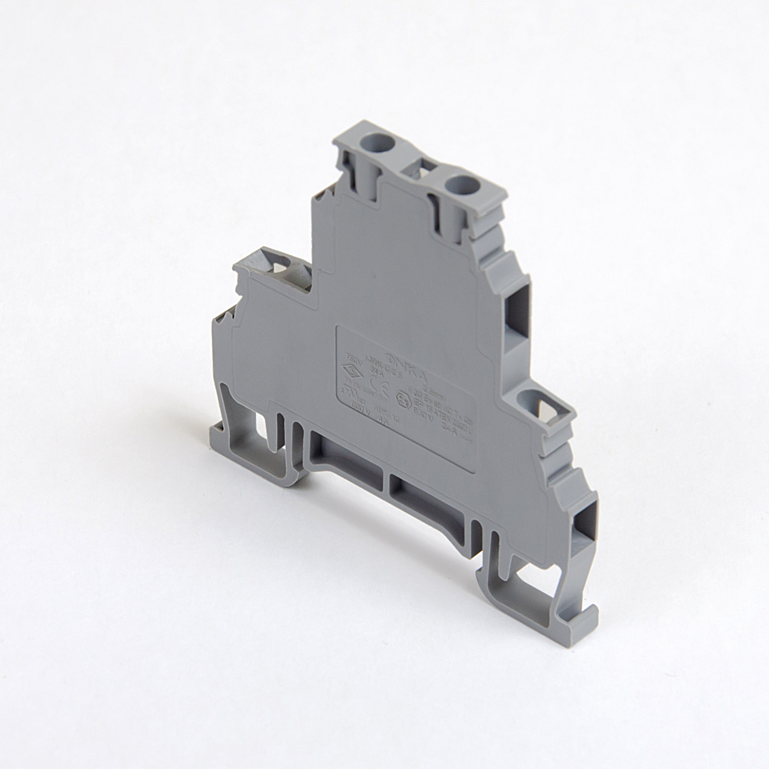 Дворівневі гвинтові клеми ONKA для компактного та надійного електропідключення.